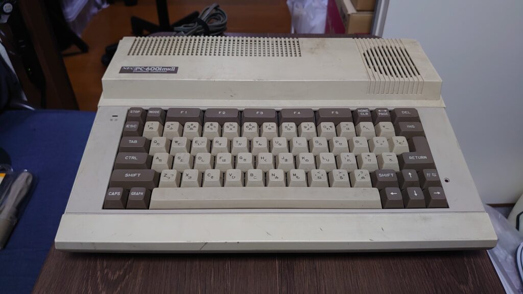 6001mk2_WHITE-1024x576 「PC-6001mkIIといえばシルバー」は思い込み？ 意外と知られていない“もう一つのカラー”