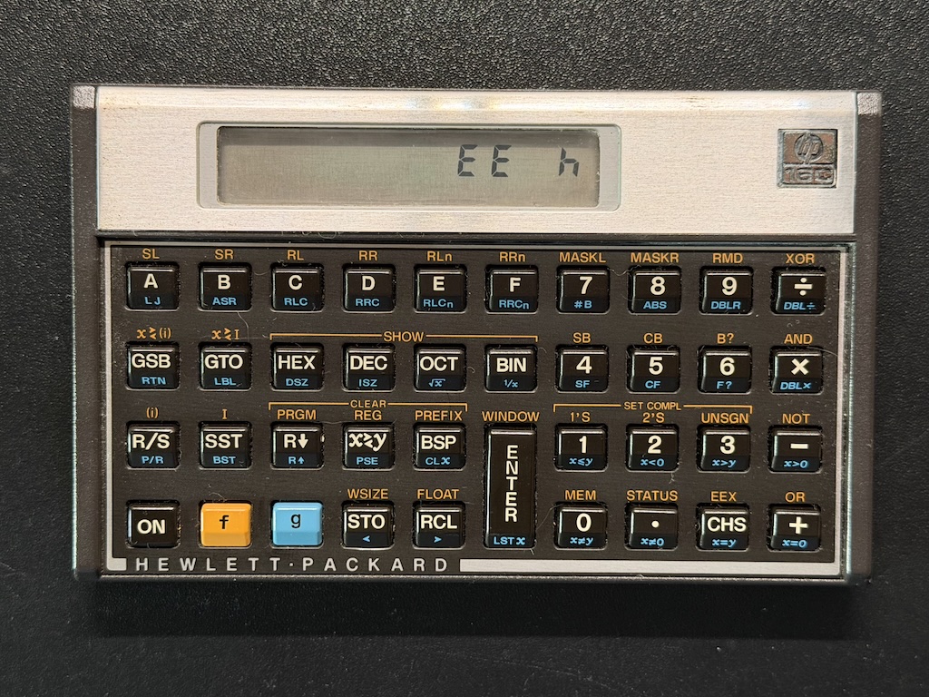 HP16C2 プログラマー完全専用電卓「HP-16C」。それは手に乗るコンピュータ・デバッグ・ツールだ。