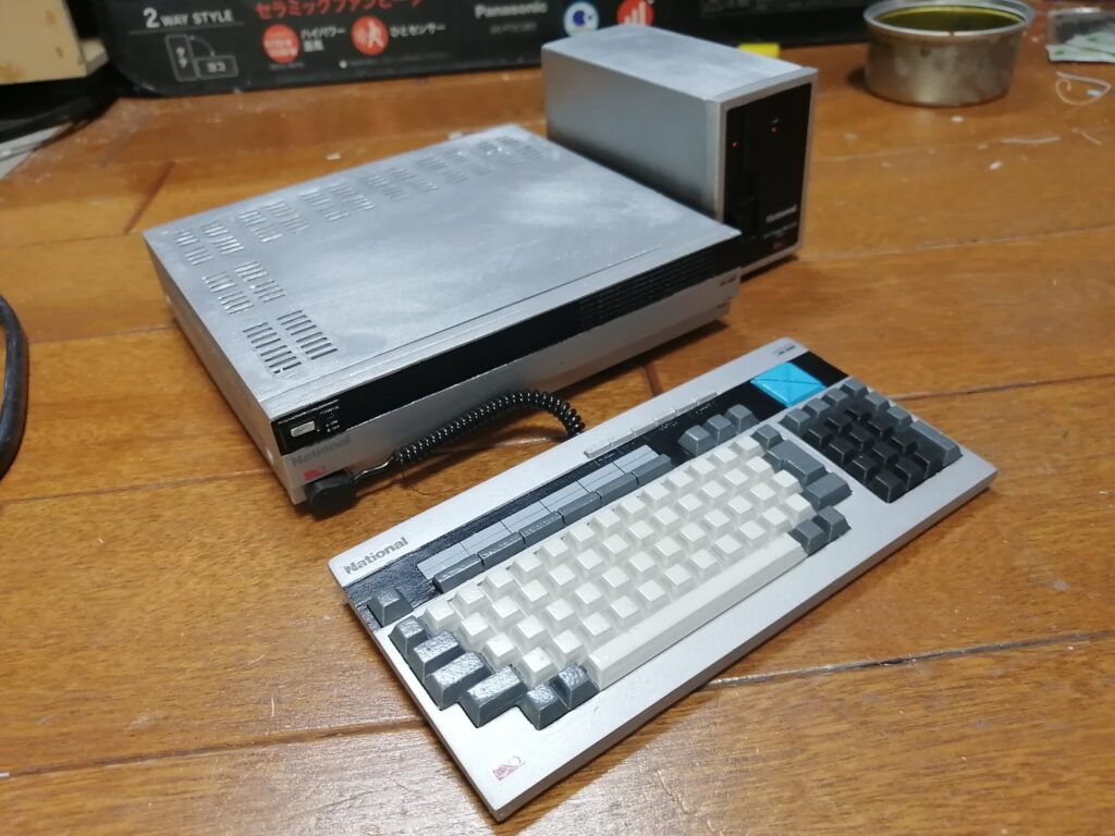 JR300_catsin_1-1024x768 幻のレトロPC『JR-300』とは？2024年に起きた実機展示とエミュレータ開発の奇跡を追う